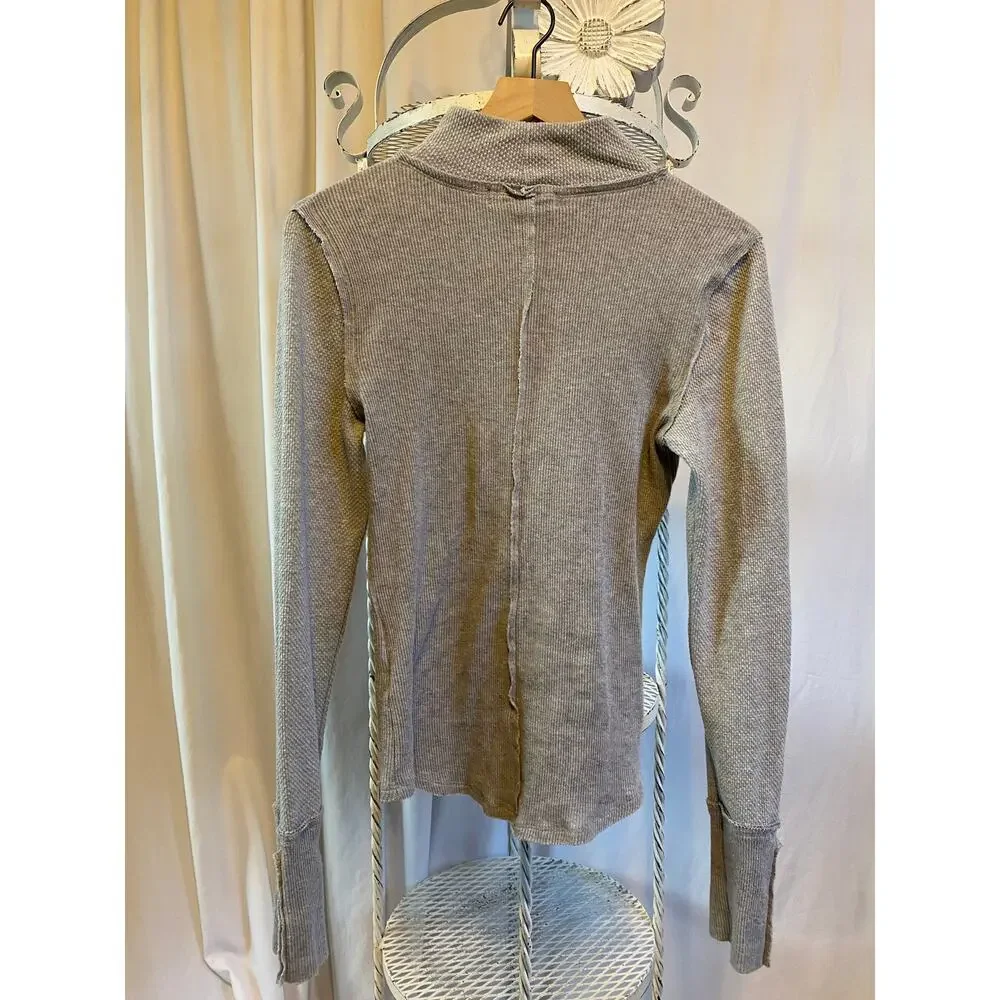 Free People Top Turtleneck Gray Longsleeve Button Cuff Detail Cotton Med - Picture 2 of 11